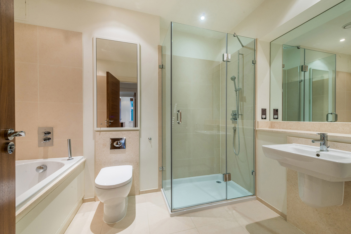 Medium bathroom  2 