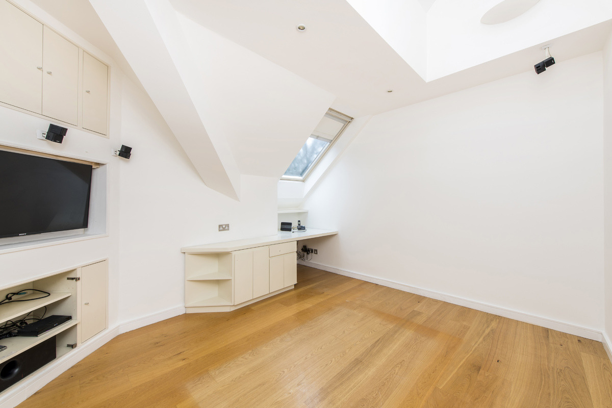 Medium penthouse  flat 6  autumn rise hi 8