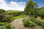 Thumb pond house 373676 gdn1