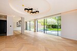 Thumb sitting room