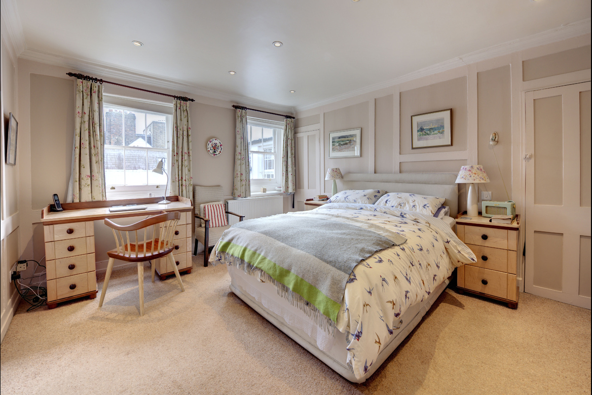 Medium 9 hampstead square 1757 bed