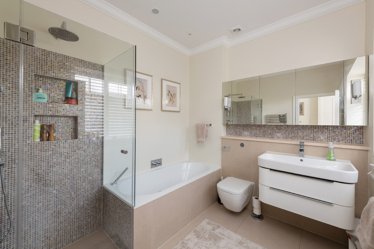 Medium 10 honeybourne road hi 19