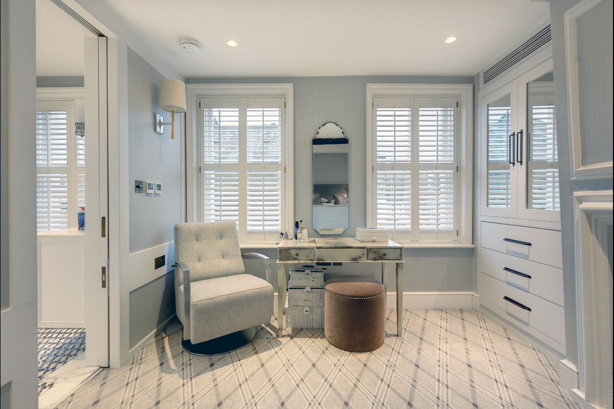 Medium 6 perrins court 2568 dressing