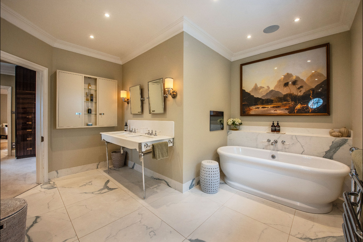 Medium 231 west heath road 2779 bath1
