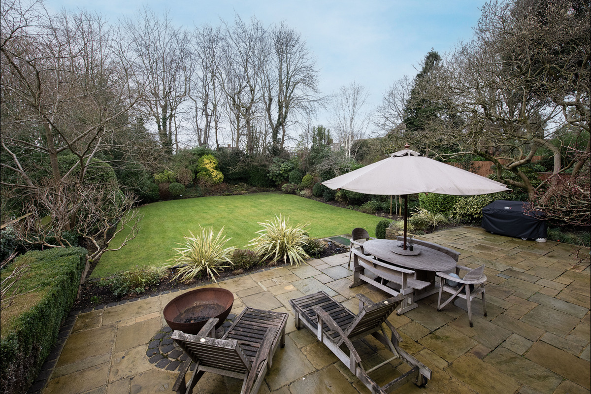 Medium 231 west heath road 2779 gard