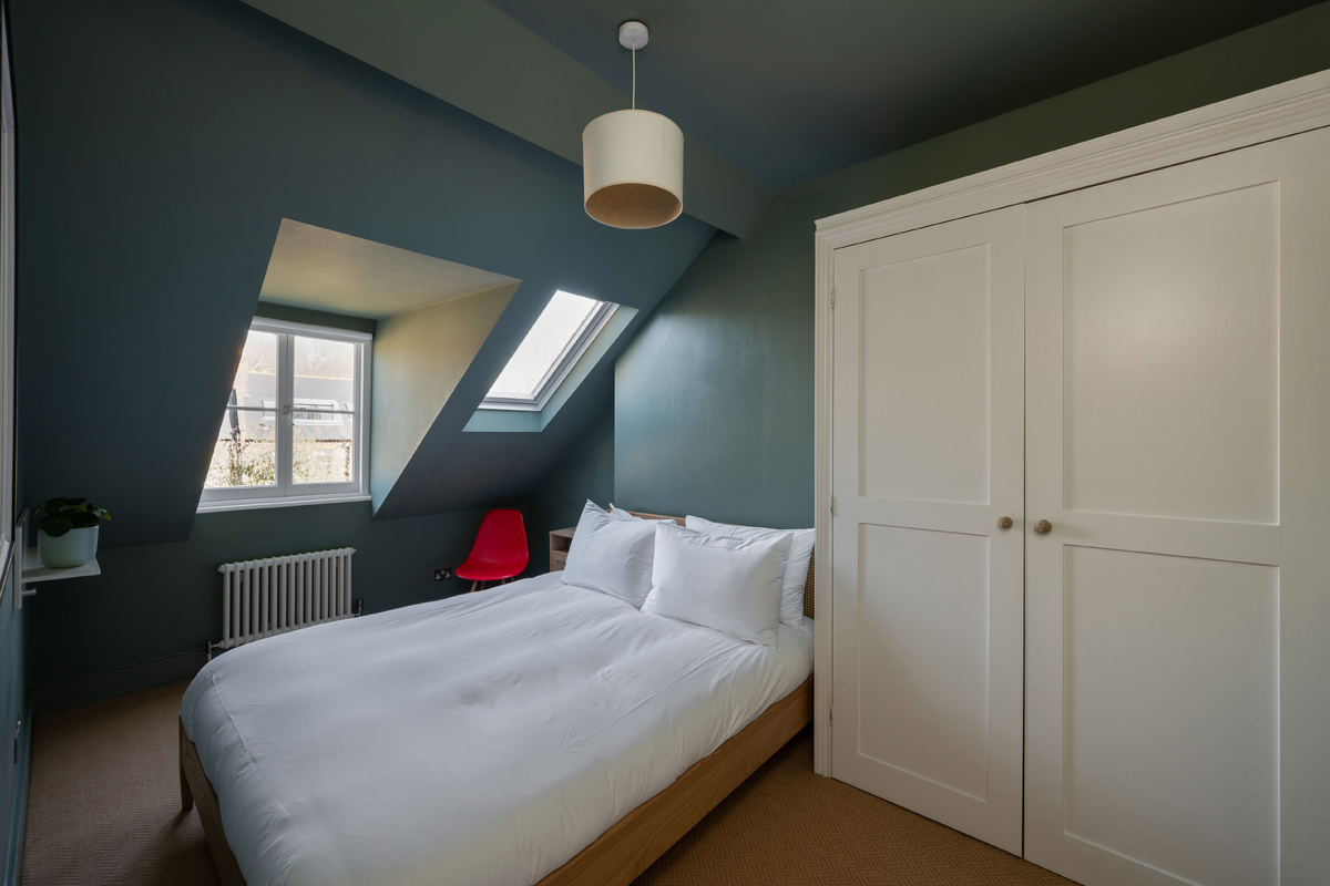 Medium 29 denning road hi 20
