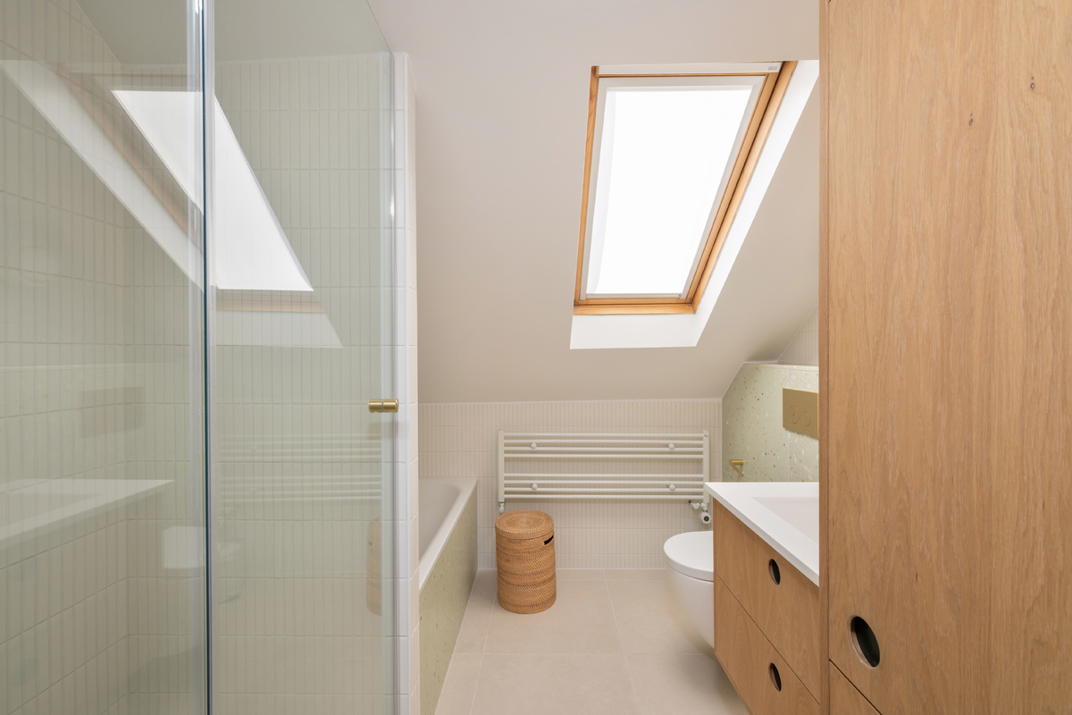 Medium 29 denning road hi 24