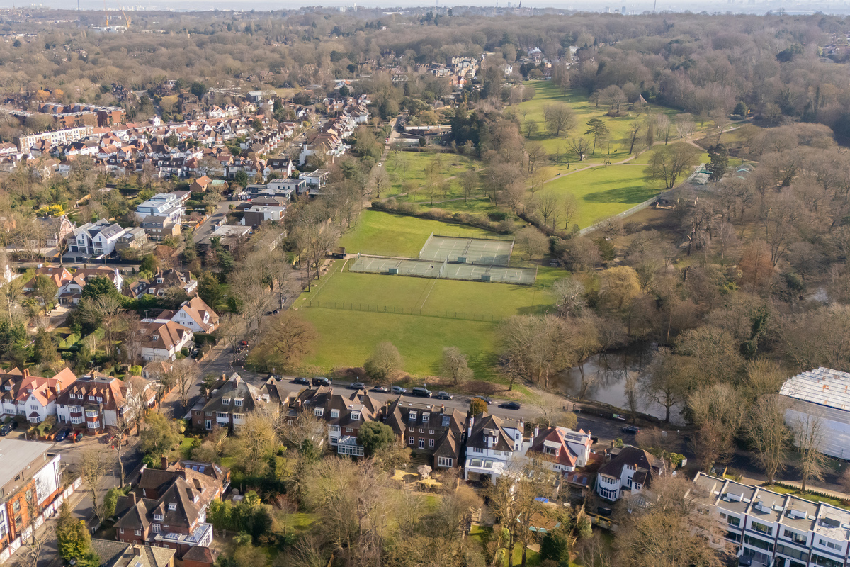 Medium 231 west heath road drone lo 2