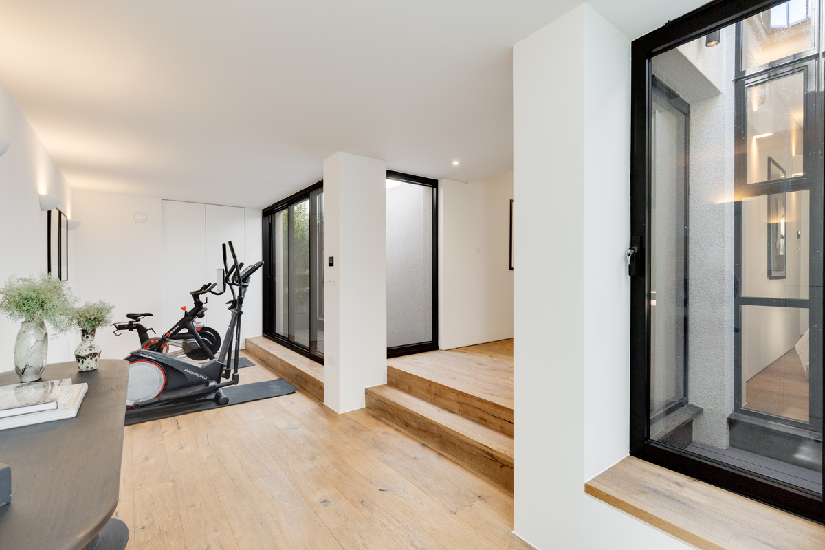 Medium netherhall gardens 47d 55