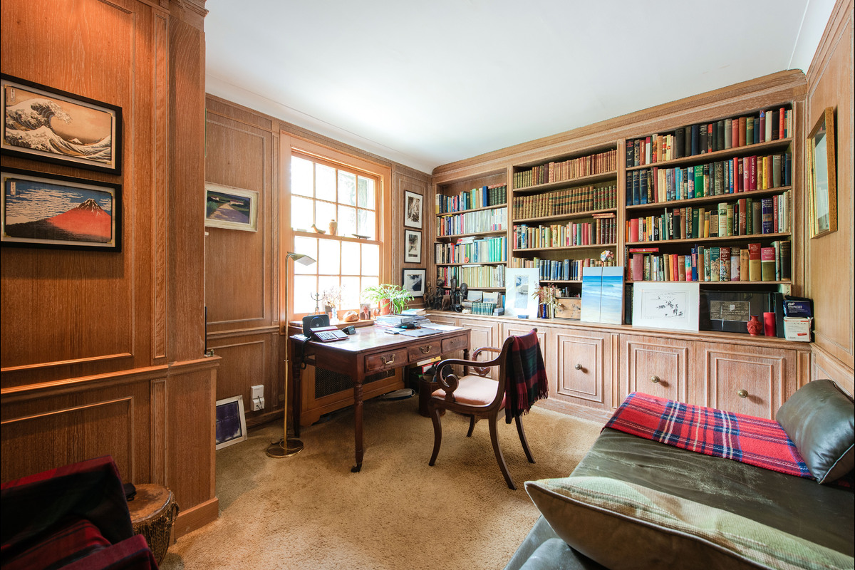 Medium pitt house 3196 study