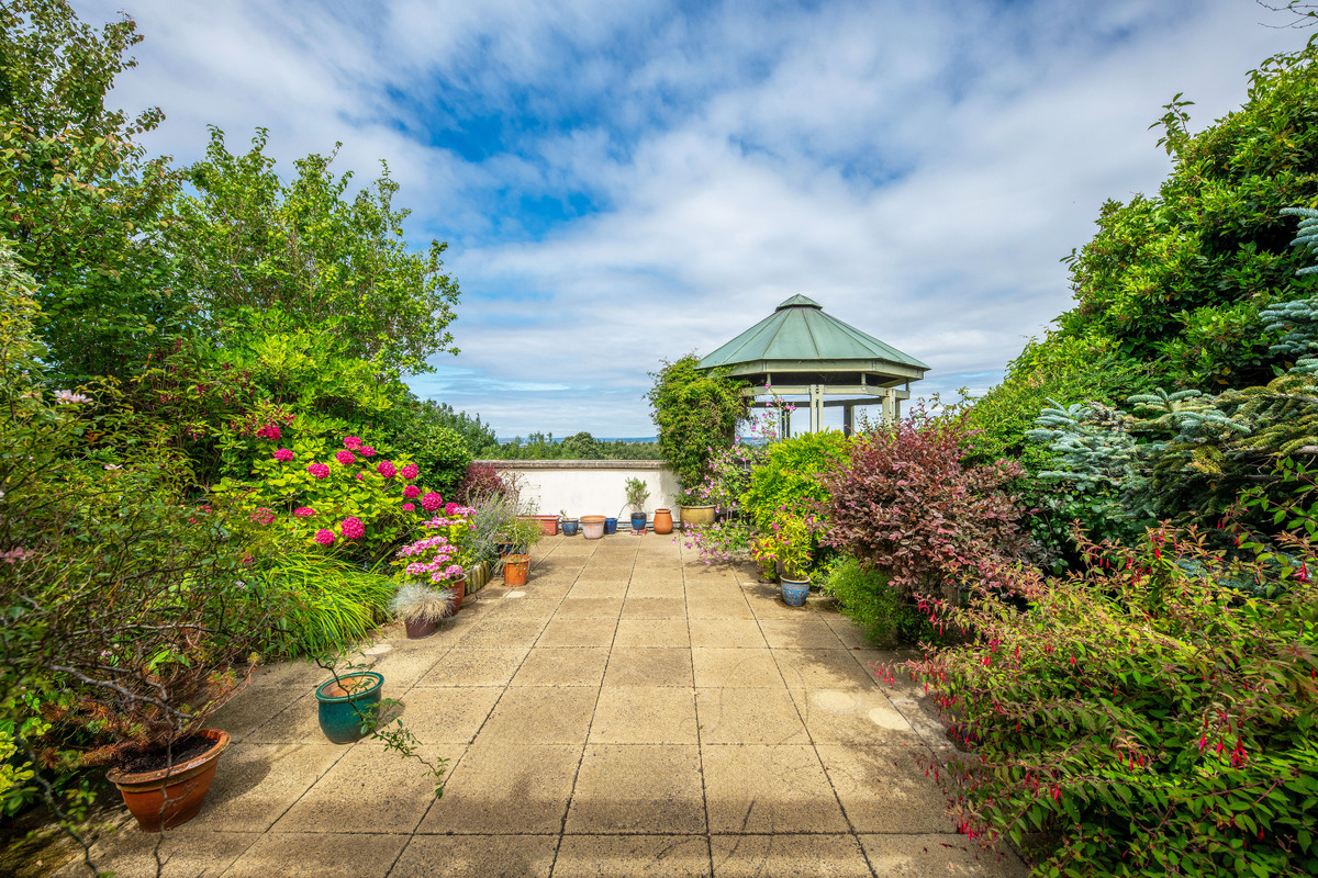 Medium flat 6 summit lodge 3295 terr