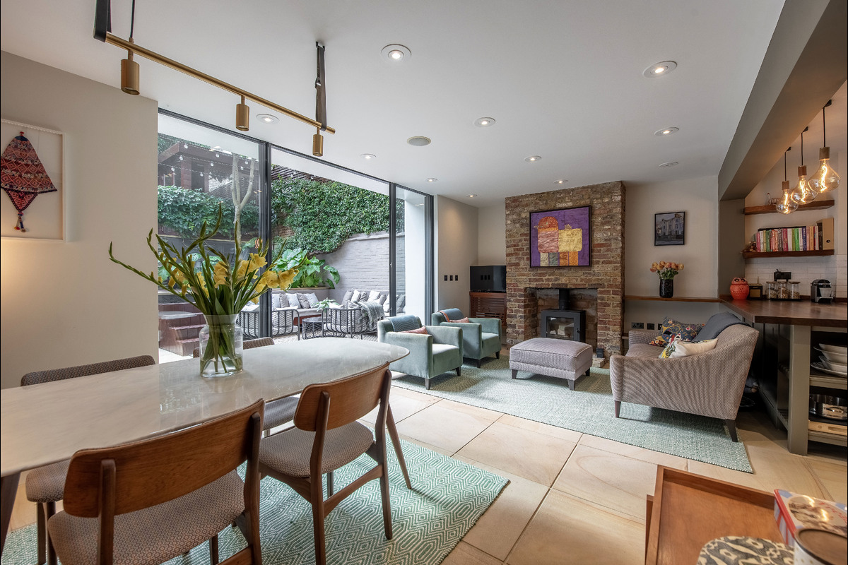 Medium 16 east heath road 3467 lower rec1