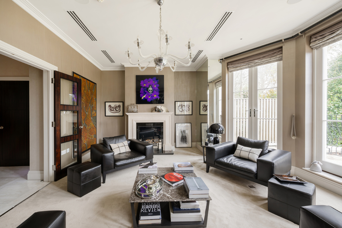 Medium byron villa hi 103