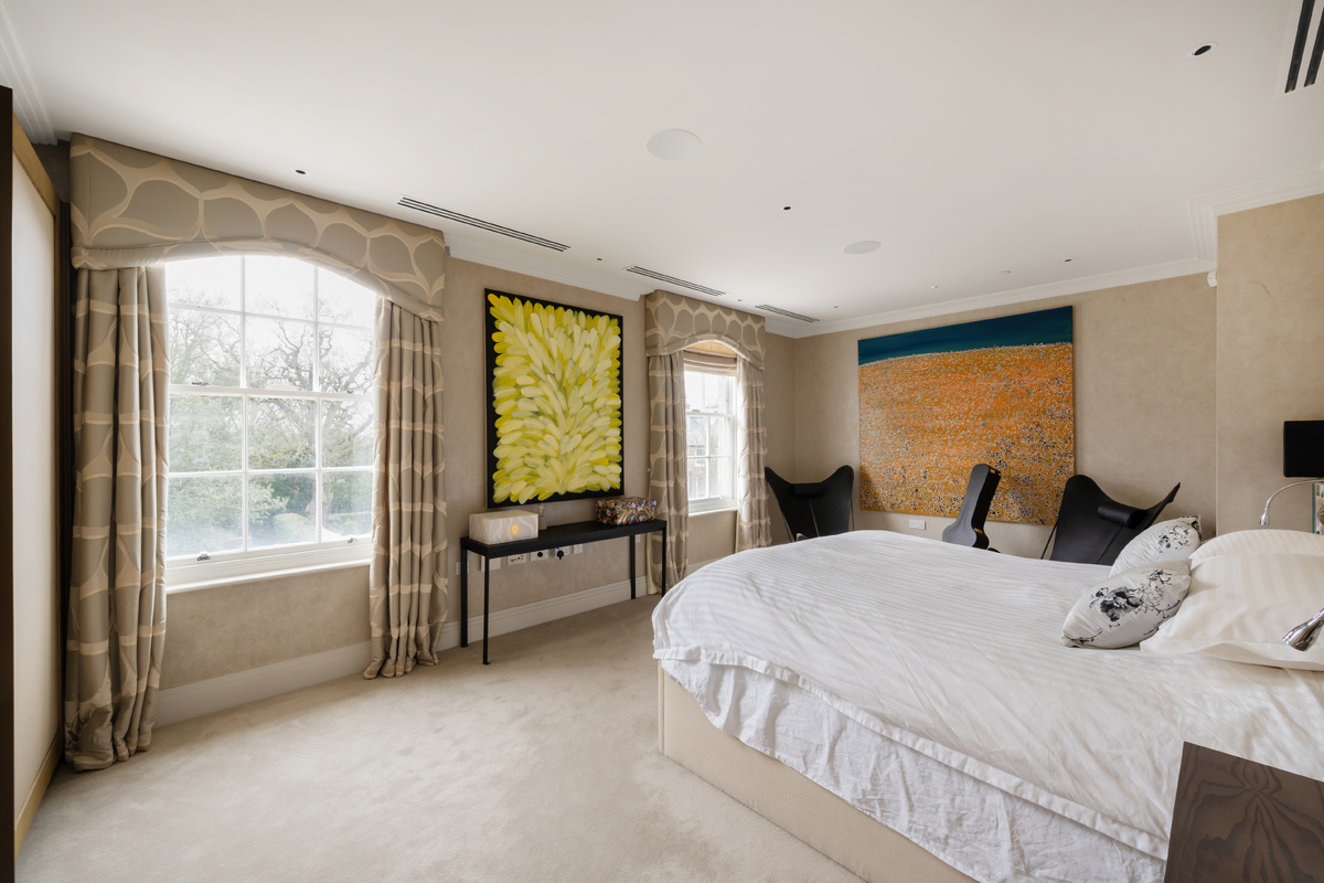 Medium byron villa hi 105