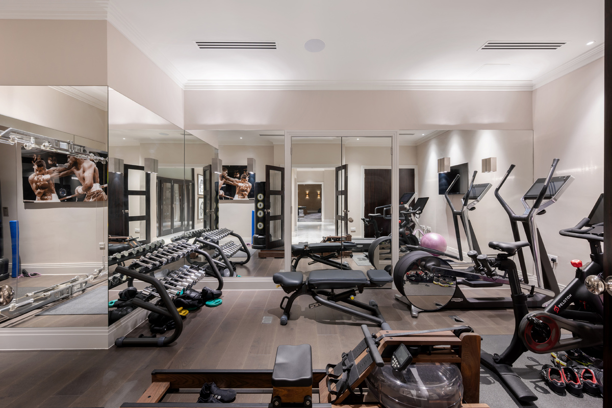 Medium byron villa hi 124