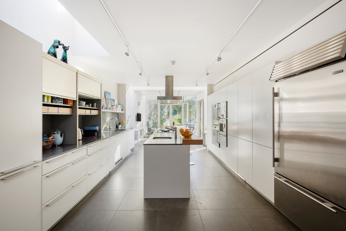 Medium 25 broadlands road lo 68