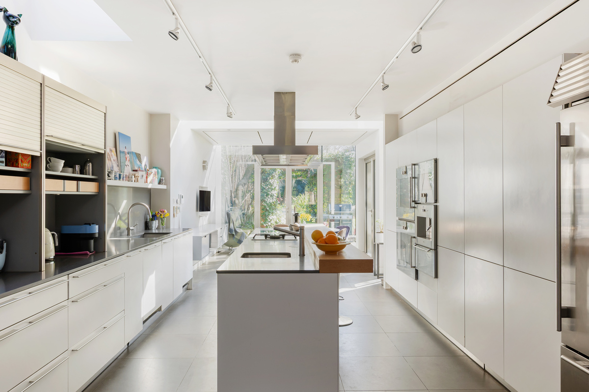 Medium 25 broadlands road lo 69