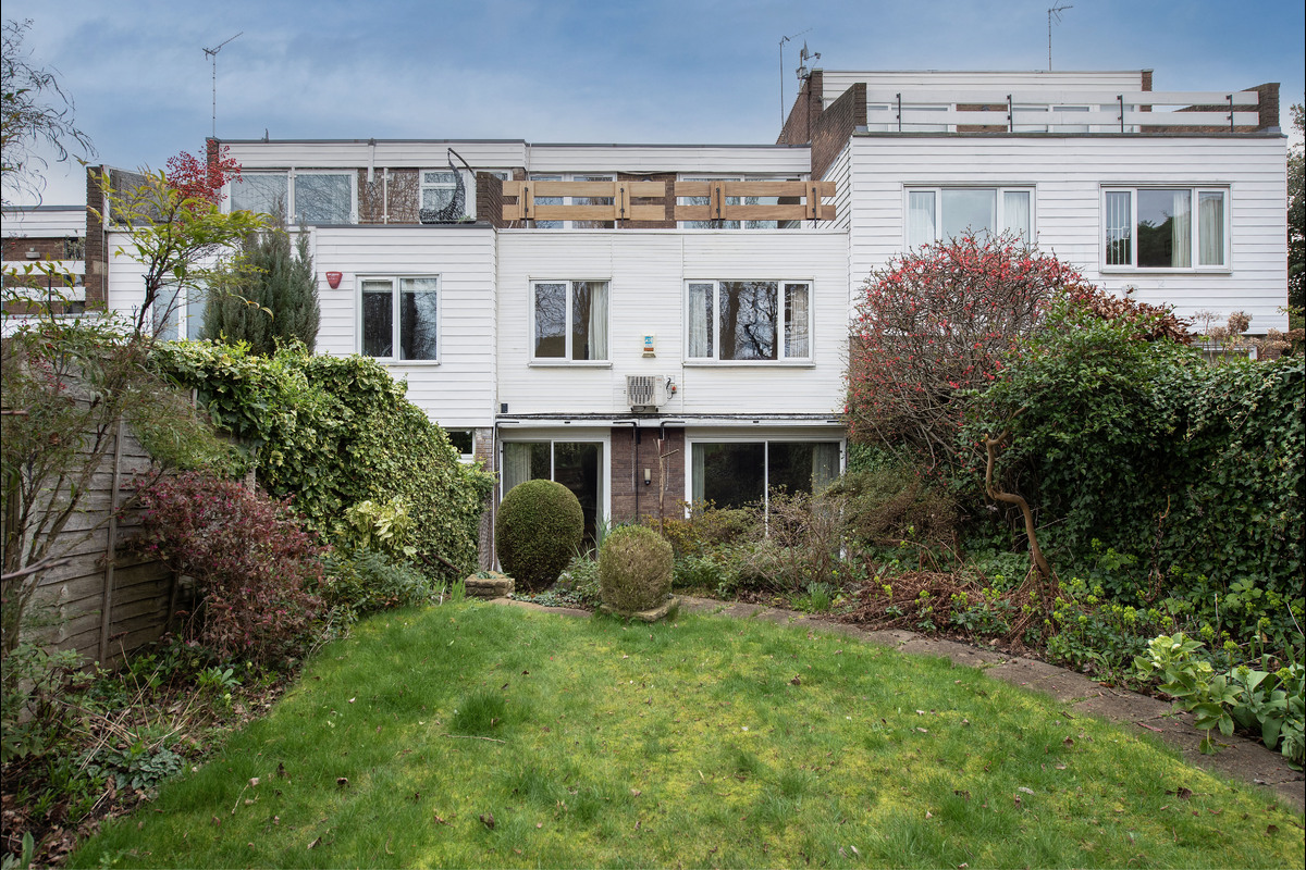 Medium 40 hermitage lane nw2 4083 rear1