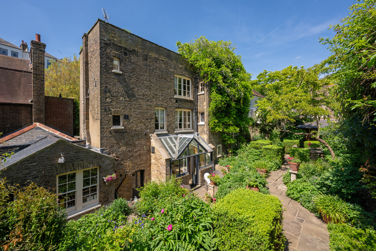 Medium 108 frognal hi 58