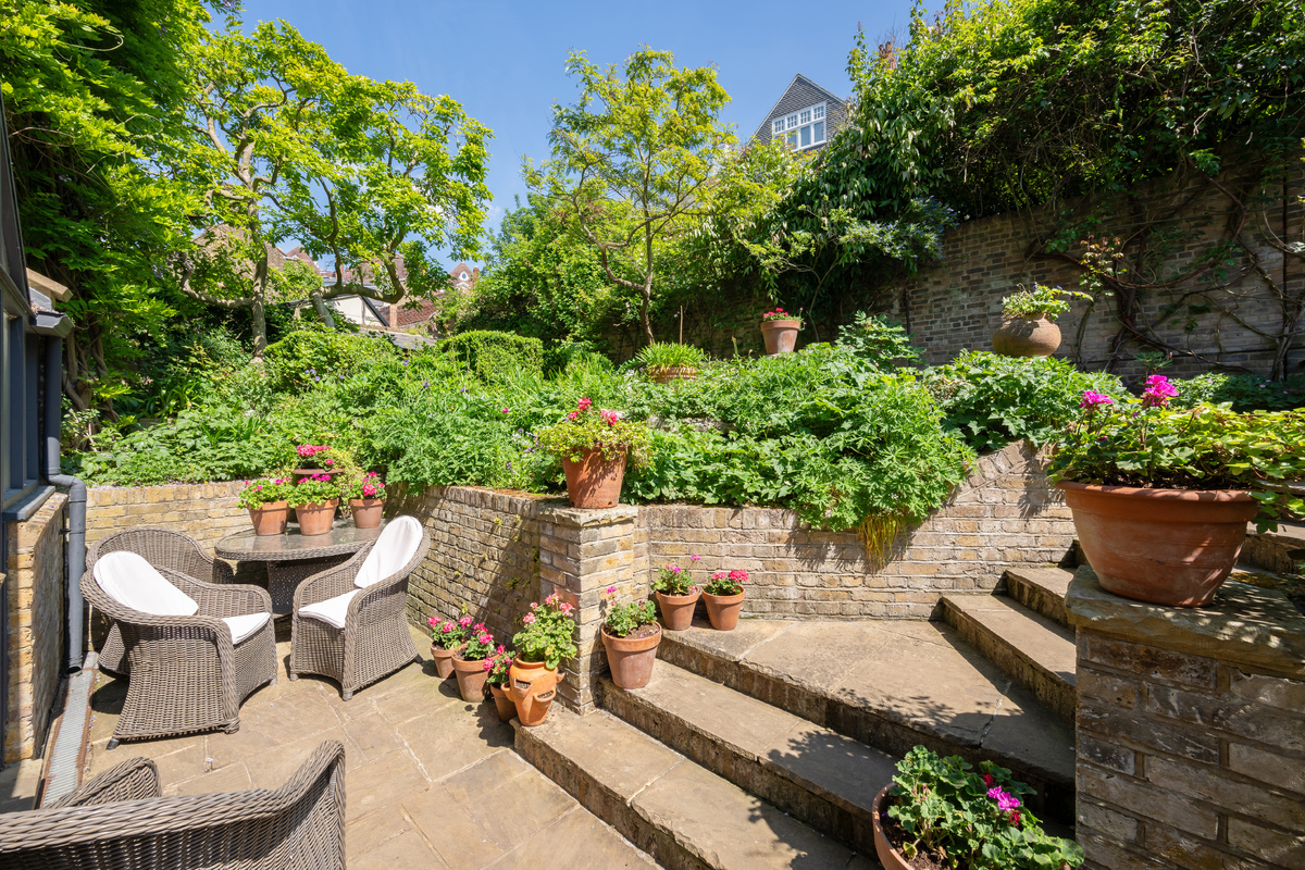 Medium 108 frognal hi 65