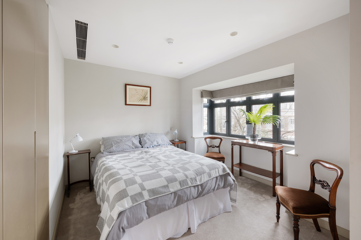Medium 38 hornsey lane gardens hi 31