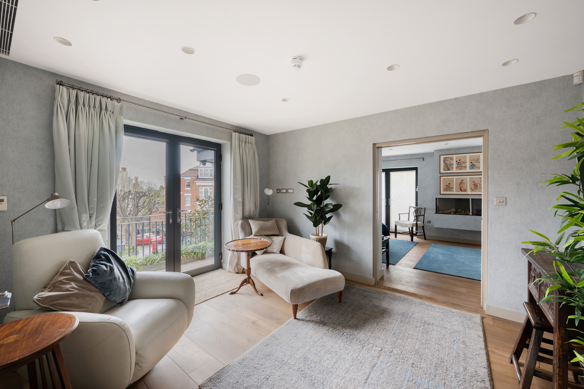 Medium 38 hornsey lane gardens hi 37