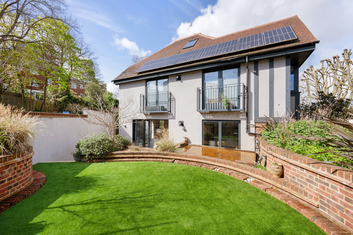 Medium 38 hornsey lane gardens hi 52