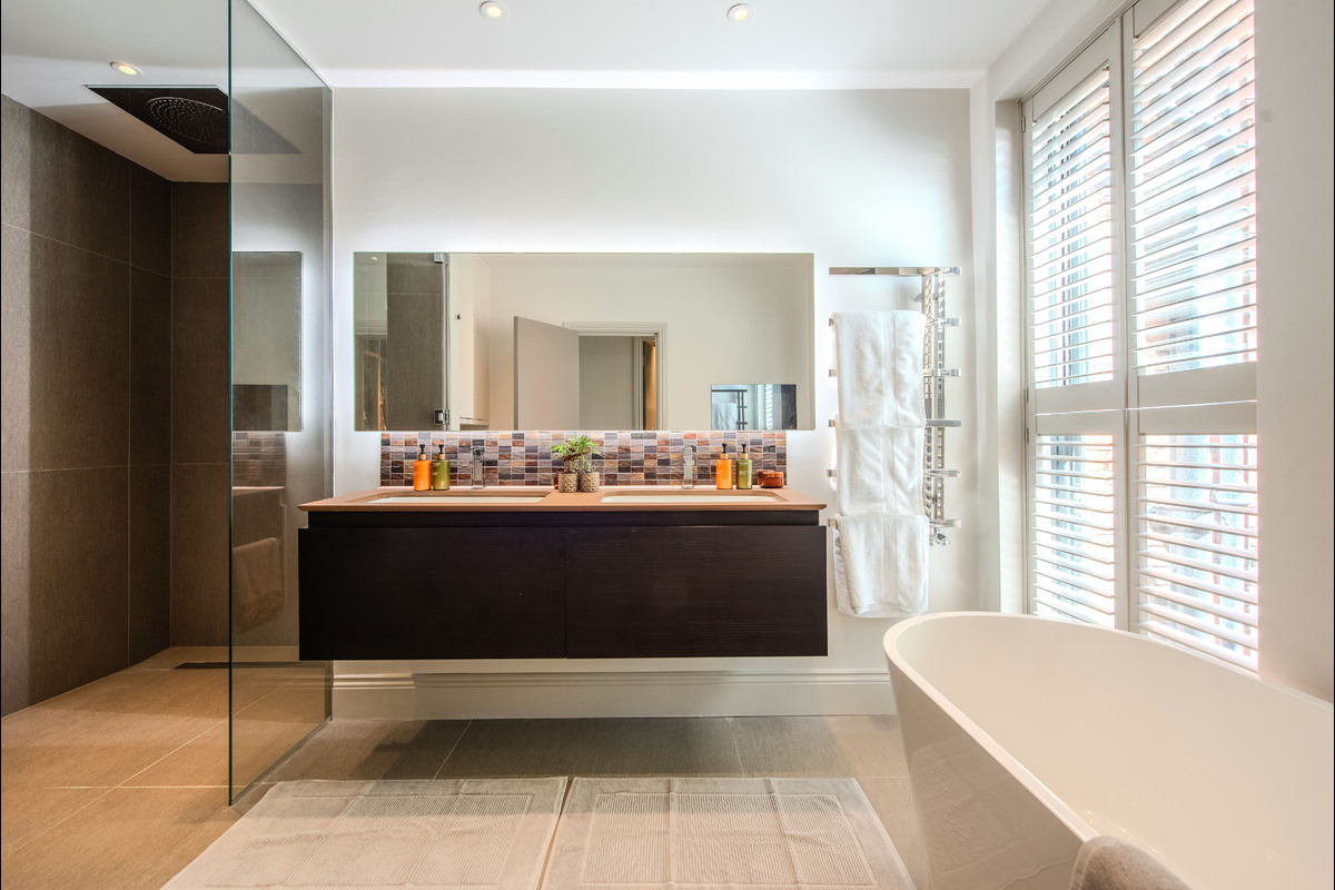 Medium 30a daleham gardens bath