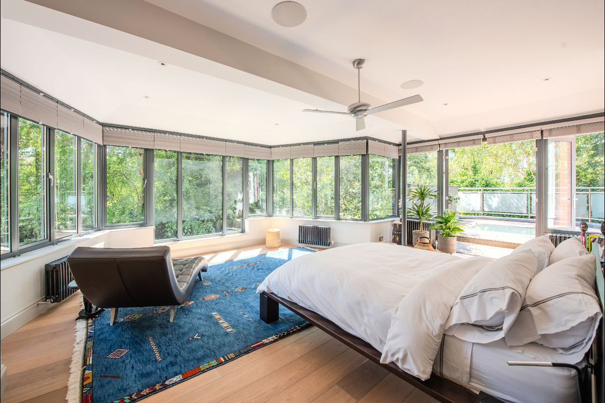 Medium 30a daleham gardens bed1