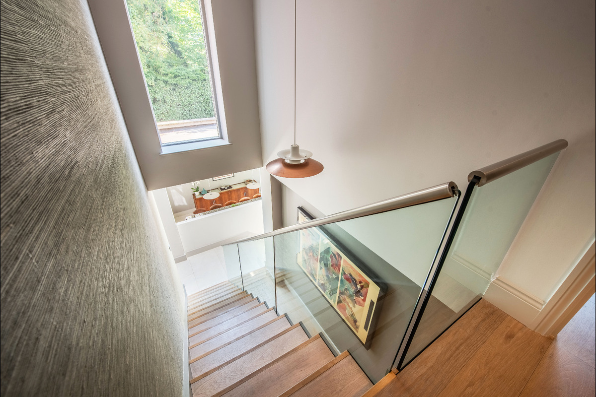 Medium 30a daleham gardens stairs