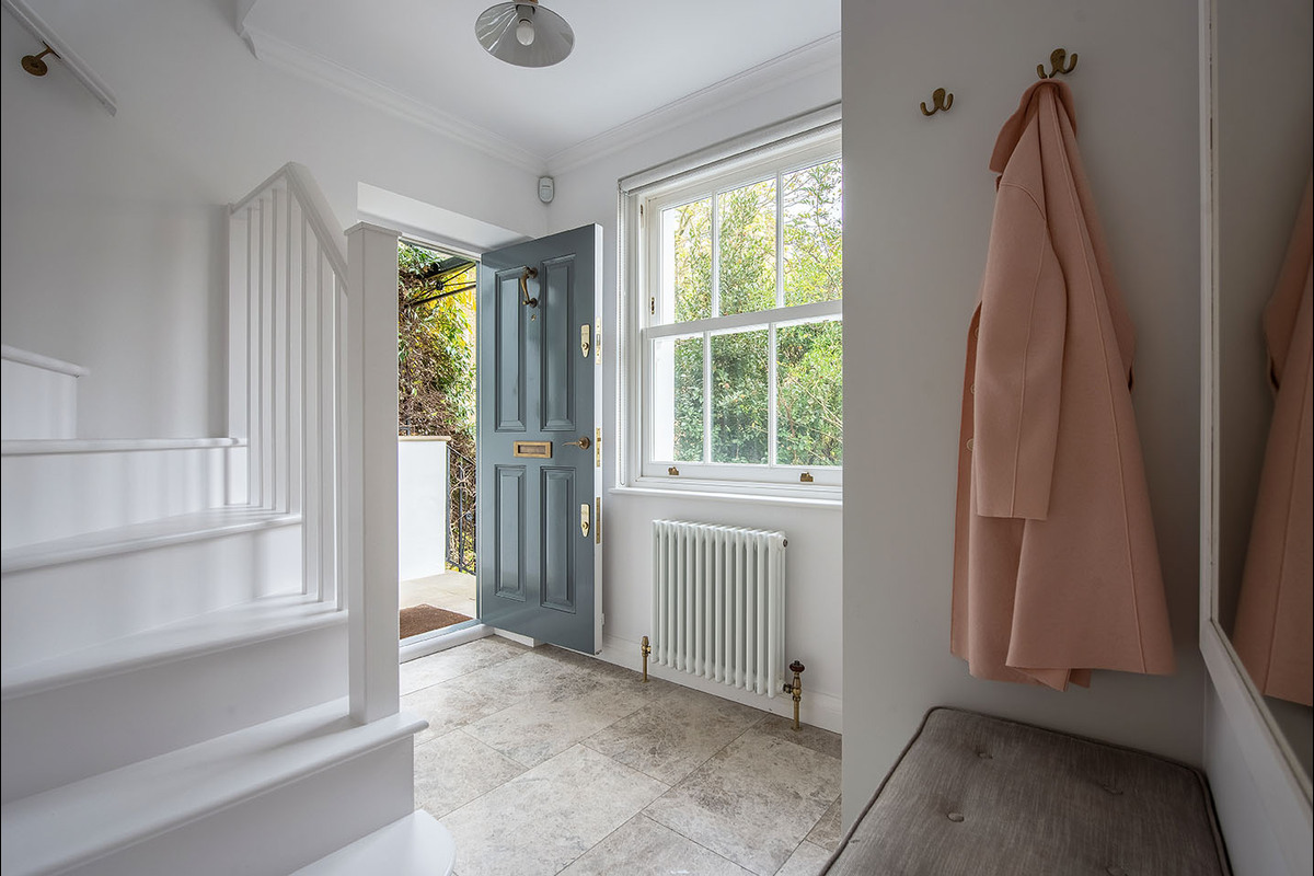 Medium 91 frognal 3653 hall