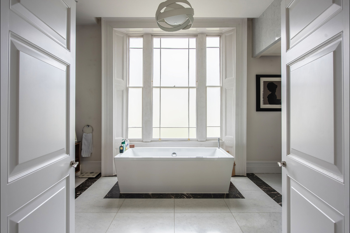 Medium 11 prince albert road 4117 bath1