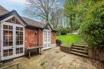 Thumb 11 hollycroft avenue 4129 gdn1
