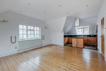 Thumb 11 hollycroft avenue 4129 int2