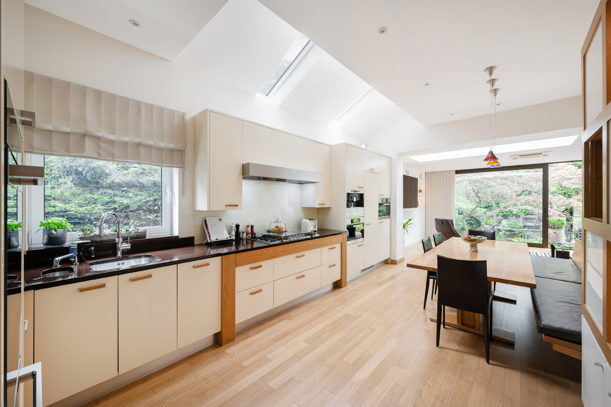 Medium 40 west heath road hi 43