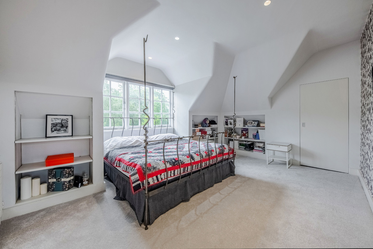 Medium 25 broadlands road 4389 bed
