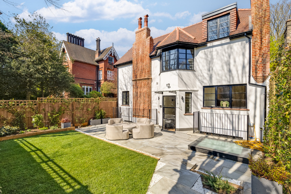 Small netherhall gardens 47d 81