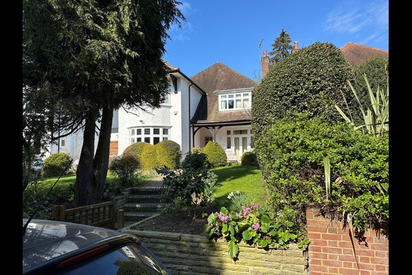 Small holly lodge gdns pic2