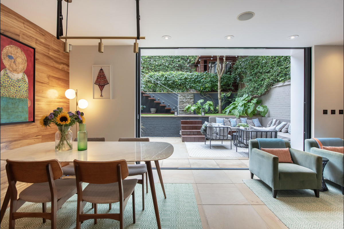 Medium 16 east heath road 3517 din1