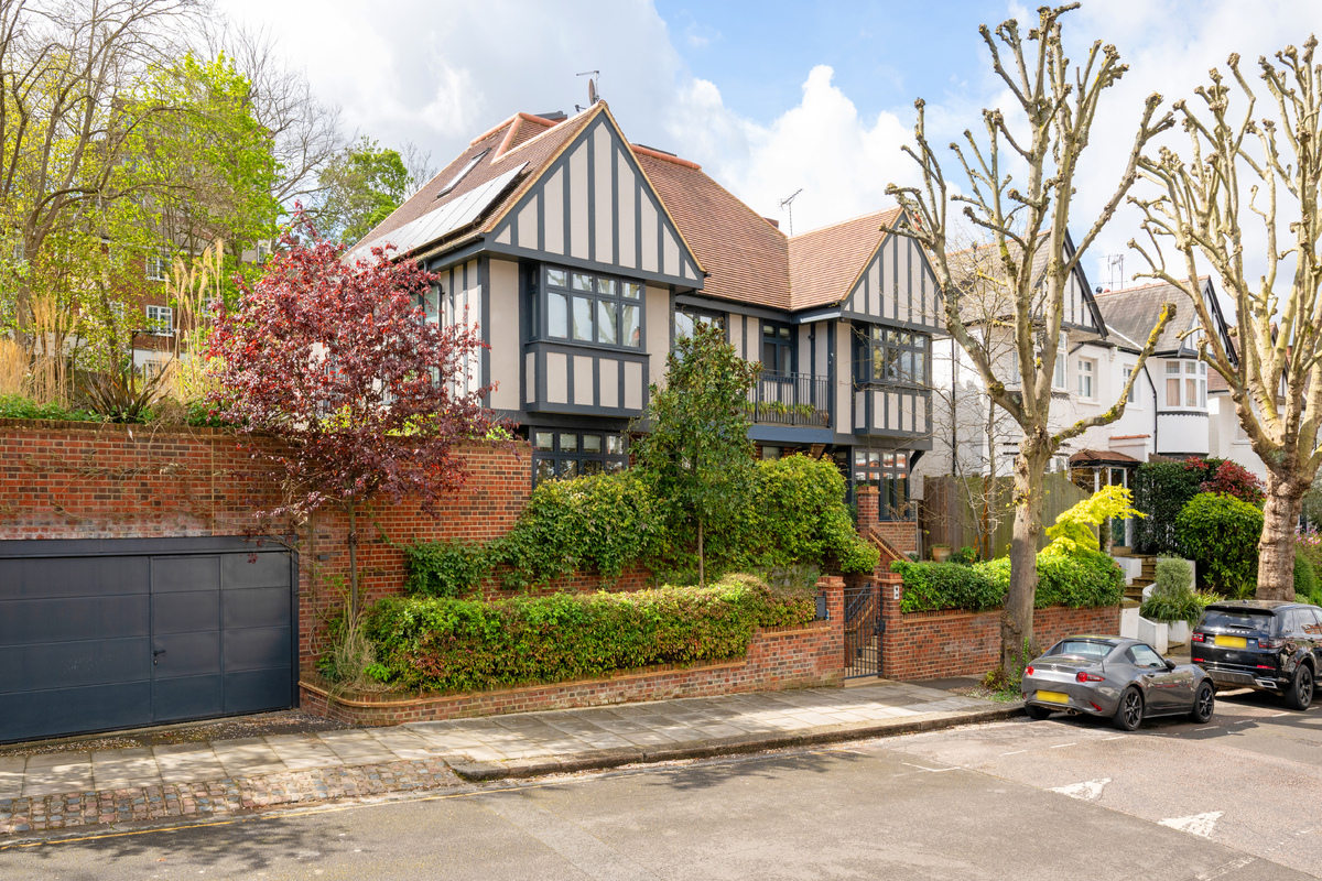 Medium 38 hornsey lane gardens hi 54